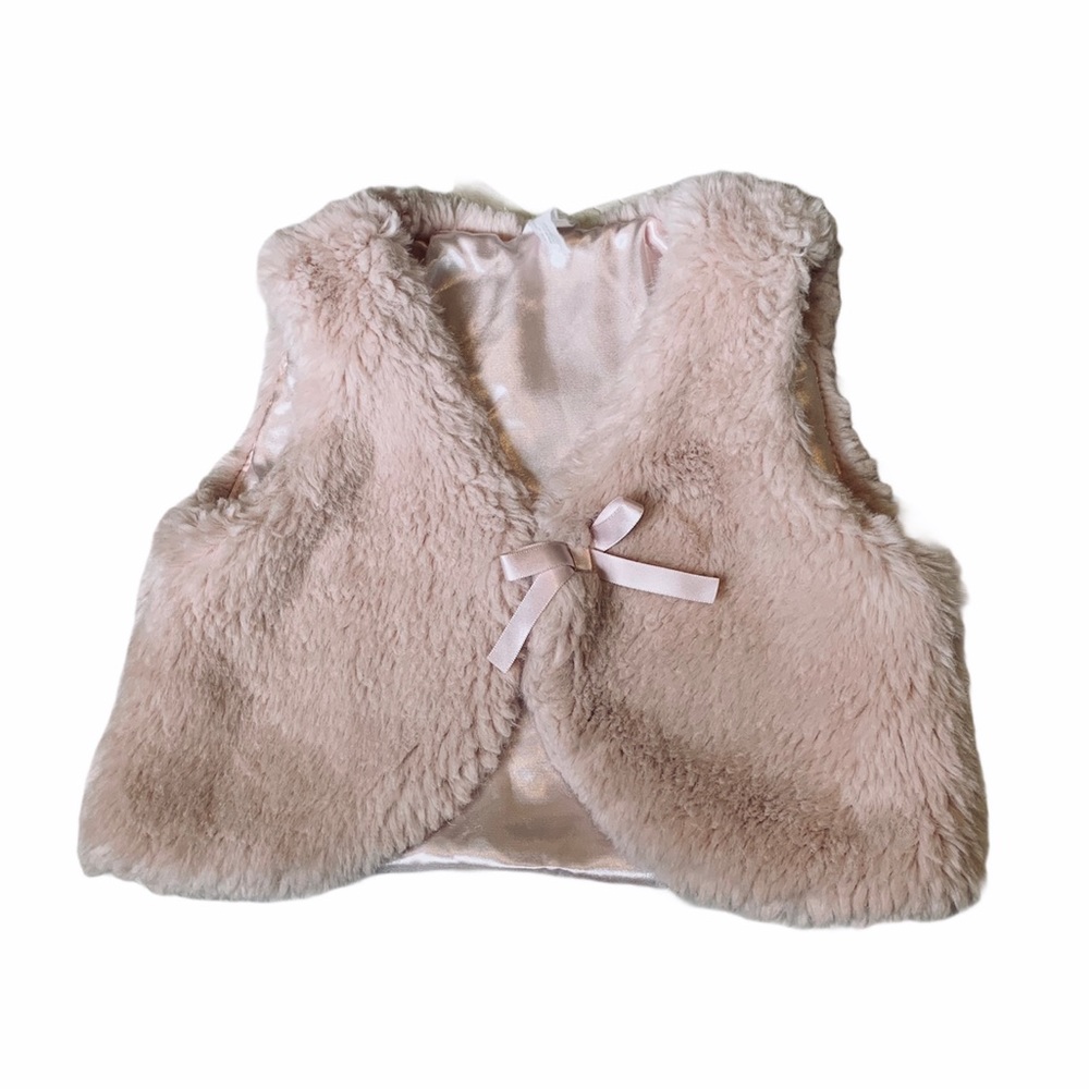 ✨2/$12✨H&M Faux Fur Vest Size 1.5/2 Yrs